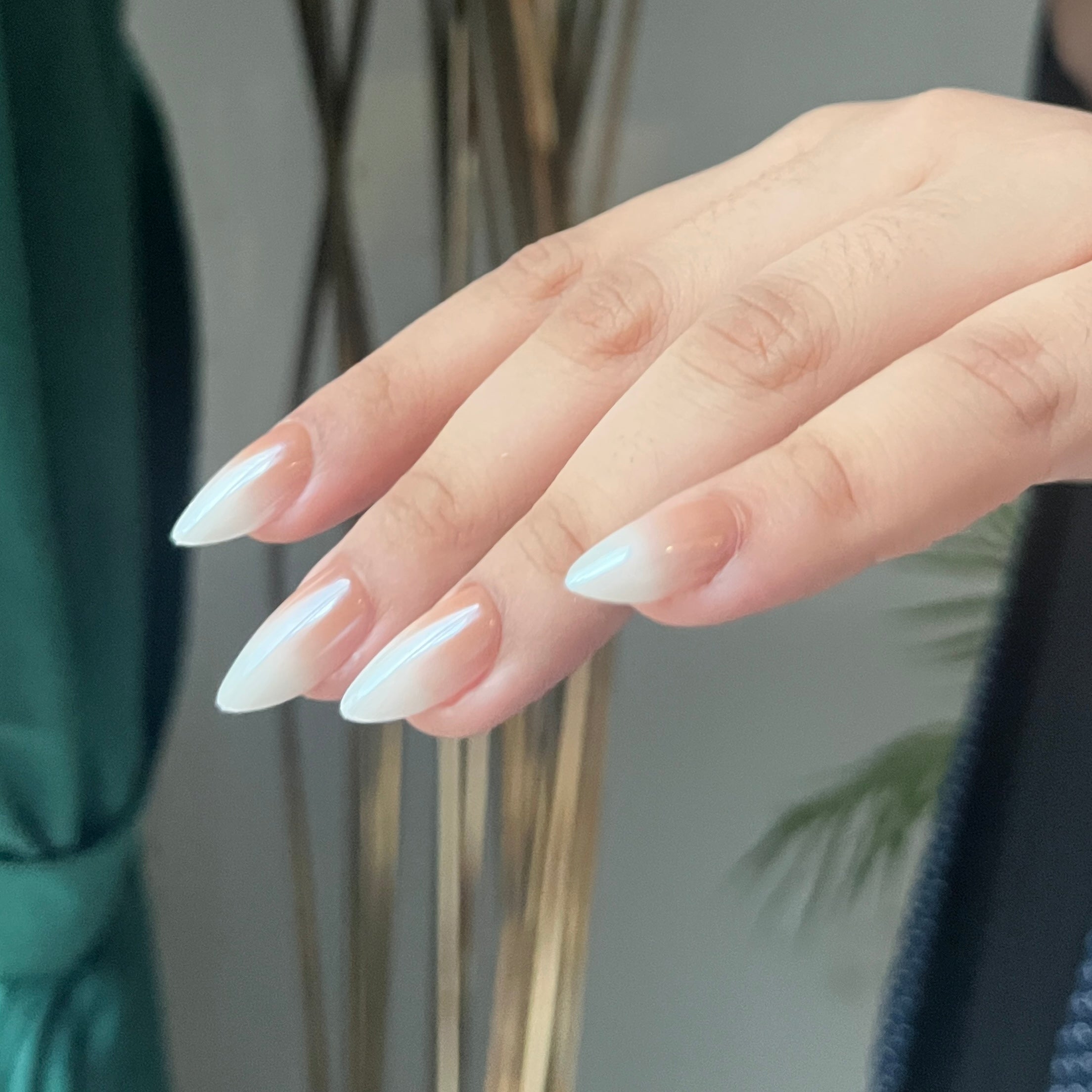 [Premium] Viral Glazed Ombre Nails (30 nails in one pack) -3495-Medium Length Almond nails- Free 24 pc Sticker Sheet  included